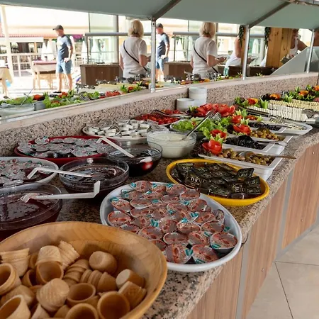 אתר נופש Belcehan 3*